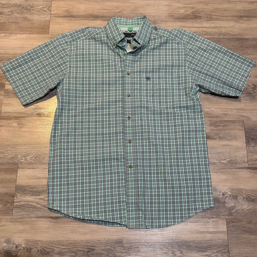 Ariat Pro Series plaid short sleeve casual relaxed button front shirt Sz M